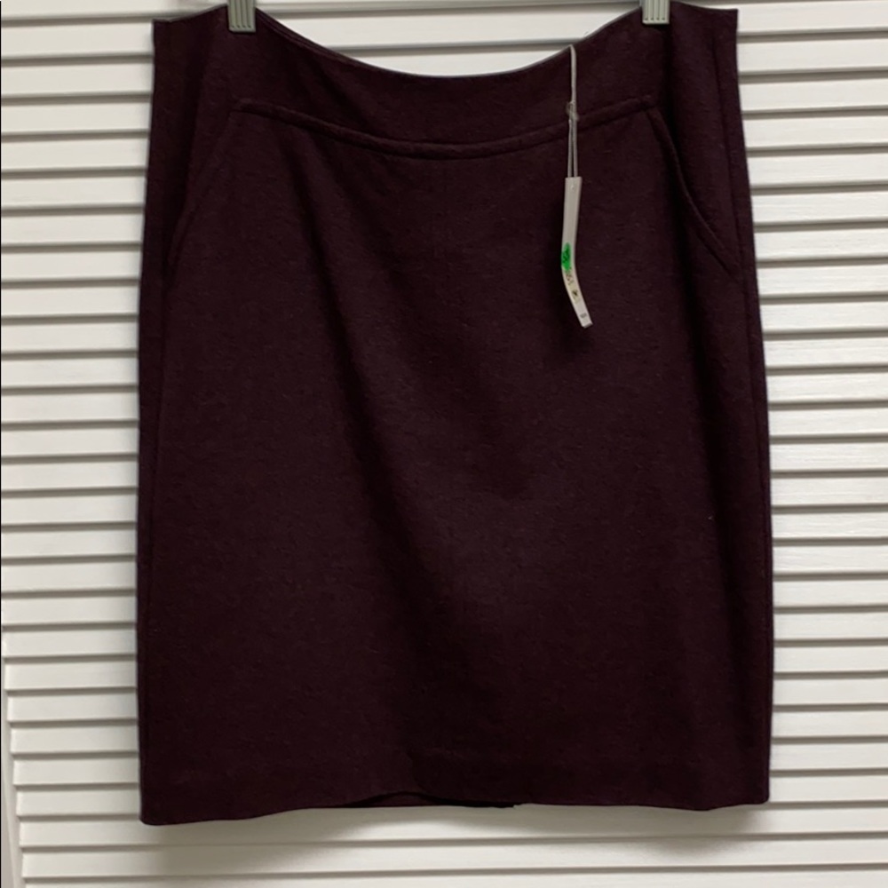 Beautiful Trina Turk skirt. NWT Size 12